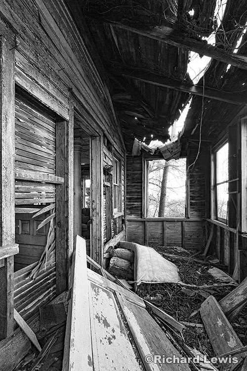 Old Front Porch by Richard Lewis